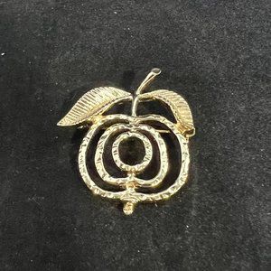Vintage Sarah Coventry Gold Tone Apple Brooch Signed (3003)